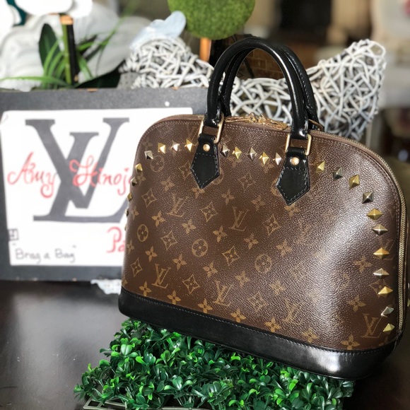 Authentic Louis Vuitton Alma PM painted in black - Picture 2 of 7